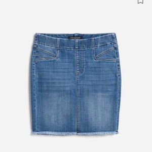 Liverpool denim pull on skirt in indigo. Size 6. Never worn.